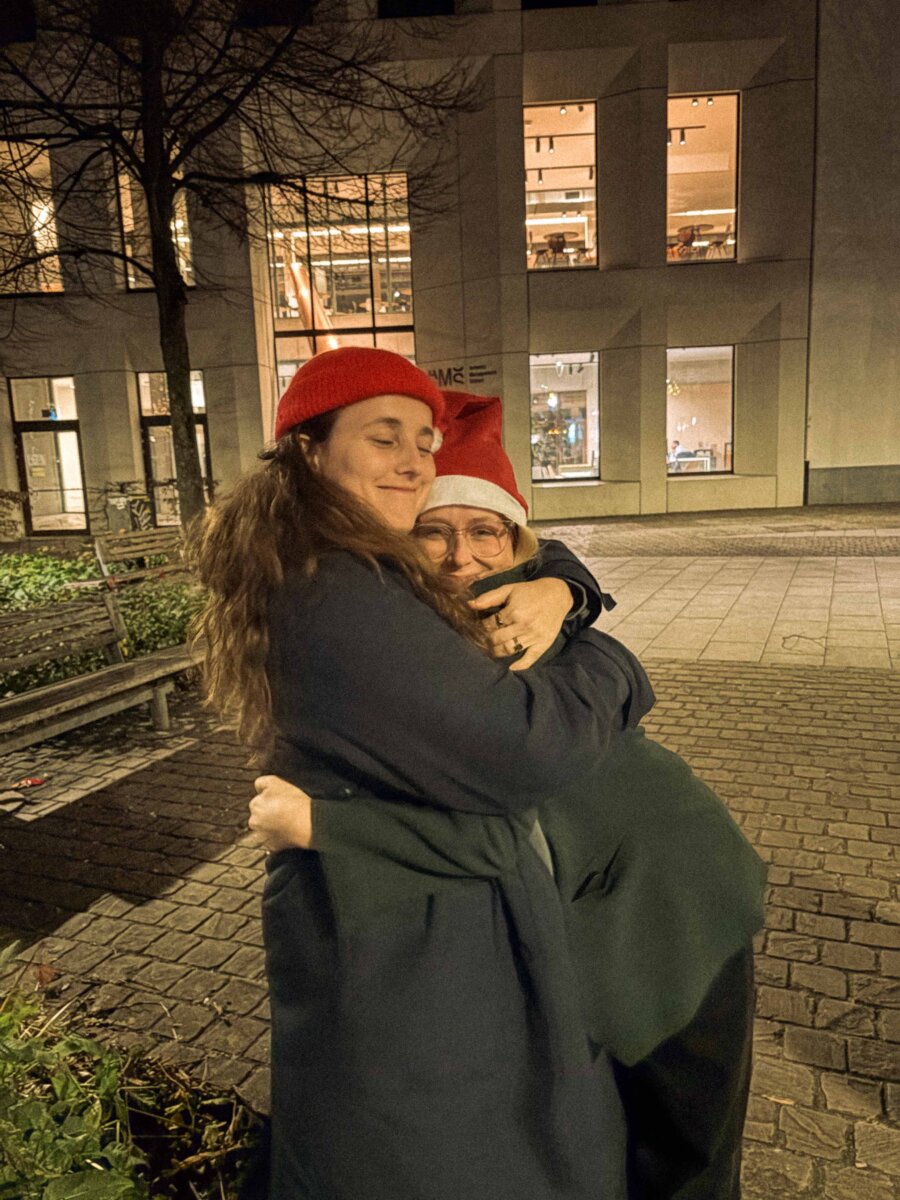 collega's van eqip tijdens kerstfeest